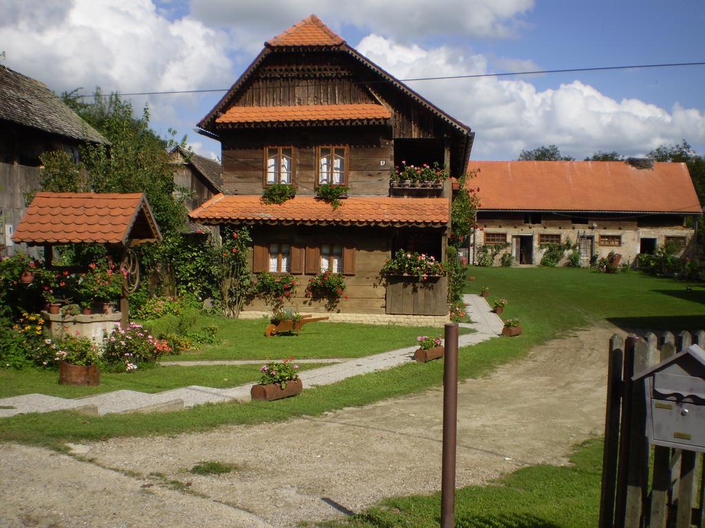 Apartments Iza Na Trem Cigoc Екстер'єр фото